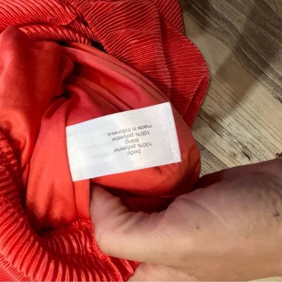 Lane Bryant Coral Pleated Multi-Way Off-The-Shoulder Jumpsuit size 14/16 - Picture 9 of 11